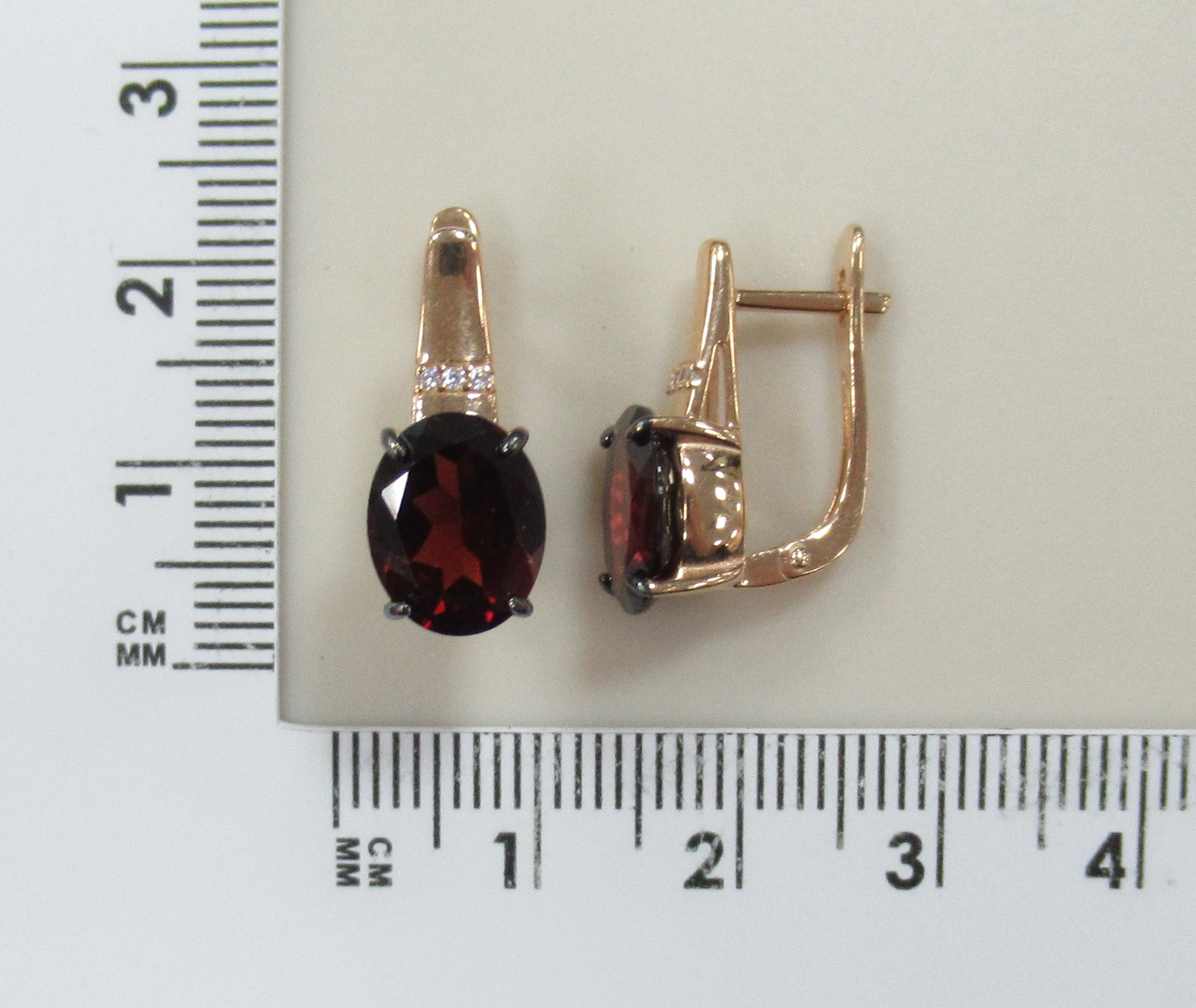 Серебряные серьги с чешскими гранатами